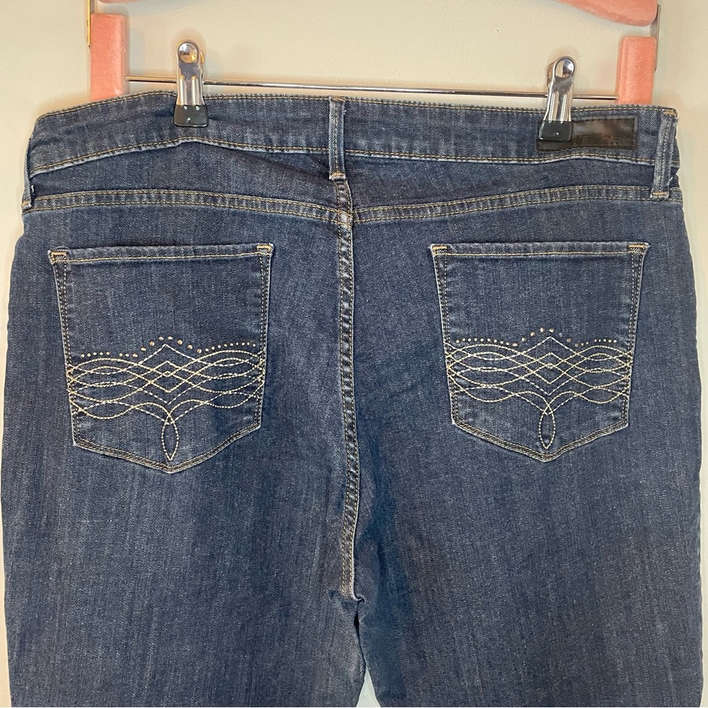 Denizen from Levi's Dark Wash Women's Skinny Jeans - Picture 5 of 11